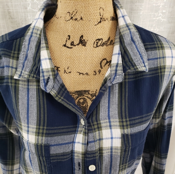 OLD NAVY BUTTON DOWN - Picture 2 of 6